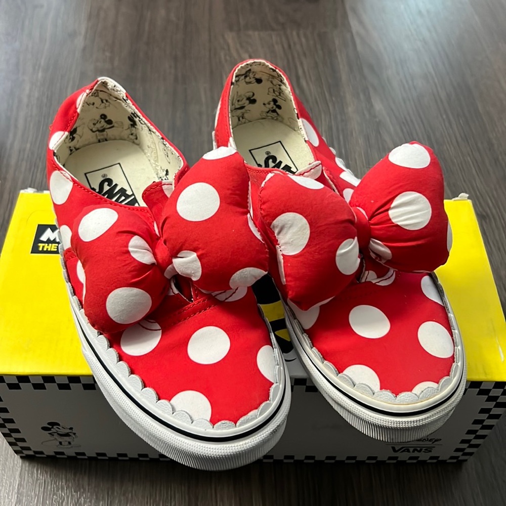 Disney Minnie mouse bow Vans